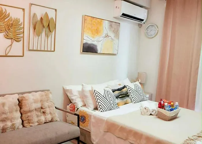 Aparthotel Gold-themed With Balcony And Free Pool Access *
