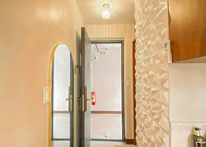 Aparthotel Gold-themed With Balcony And Free Pool Access *