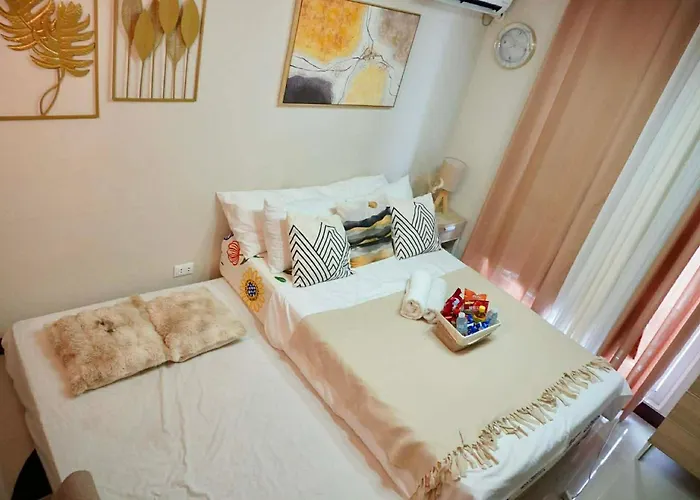 Aparthotel Gold-themed With Balcony And Free Pool Access